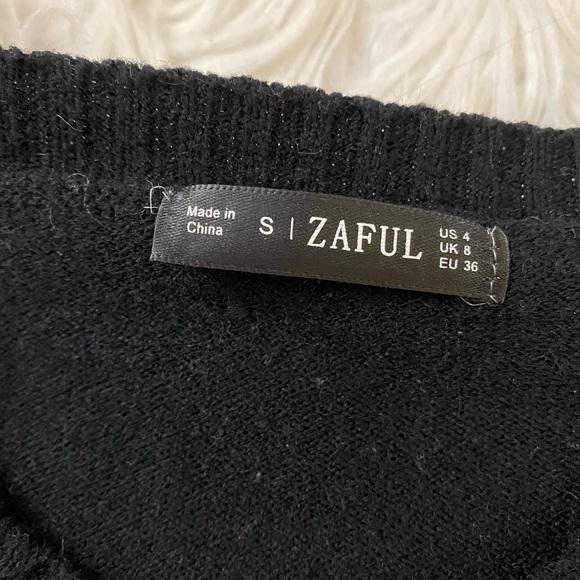 Size 4 Cropped Black & Pink Sweater - Picture 2 of 2